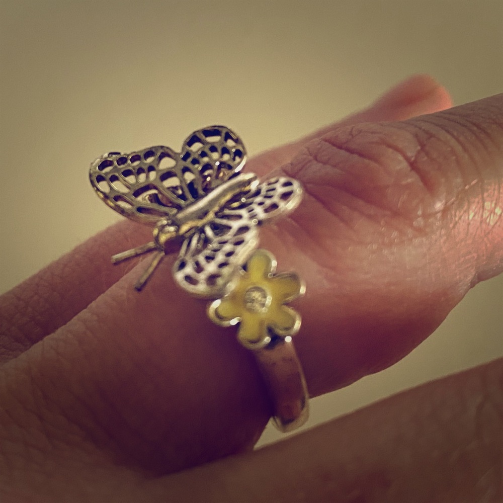 Butterfly ring